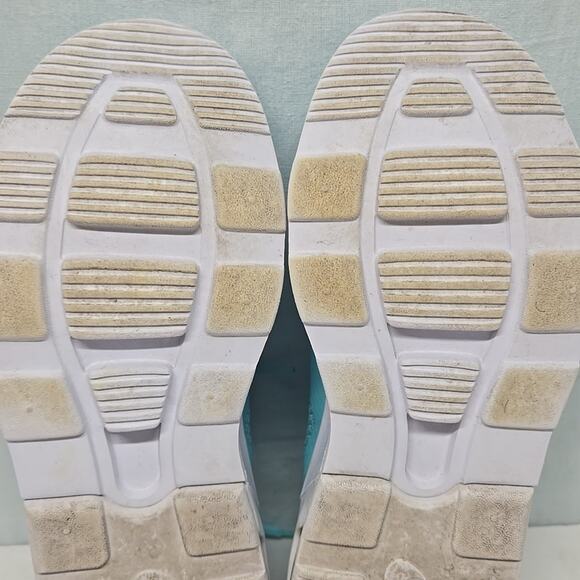 Nike Air Running Shoes Women’s Max Motion 2 CW5602-300 size 8 - Picture 14 of 16